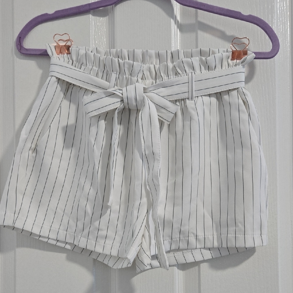 Revamped White Pinstriped High Waist Shorts With Pockets! ❤️ NWT